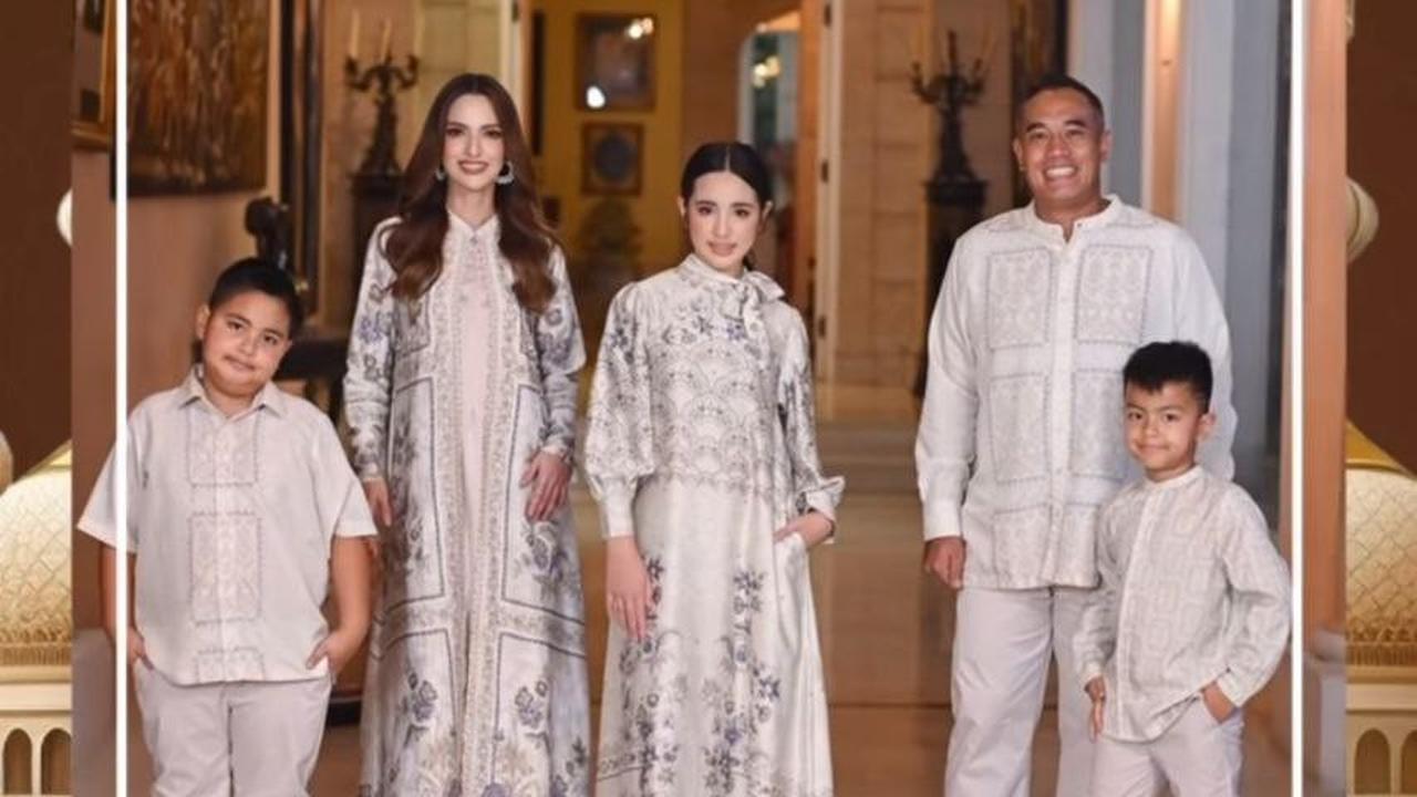 Keluarga Kecil Nia Ramadhani Tampak Penuh Kebahagiaan