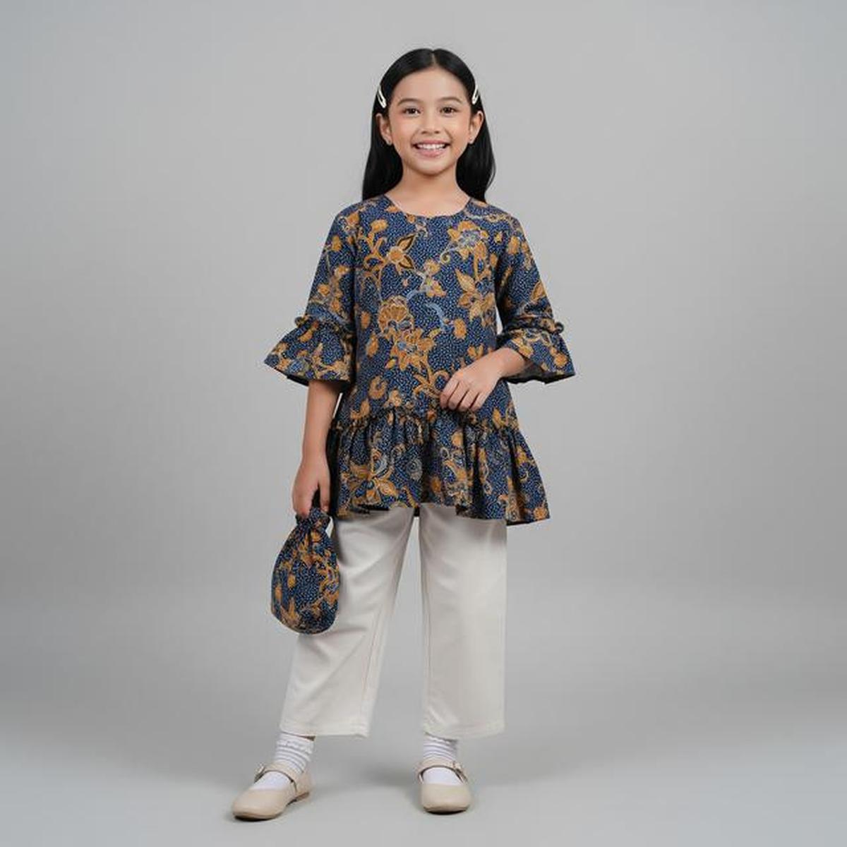 8 Model Atasan Batik Anak Perempuan yang Stylih, Manis untuk Acara Formal Keluarga