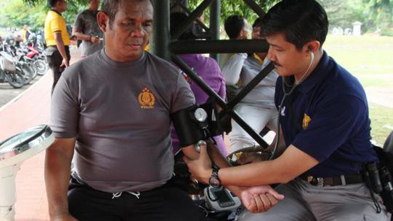 Puluhan Polisi gendut ikuti senam kurus di TMII