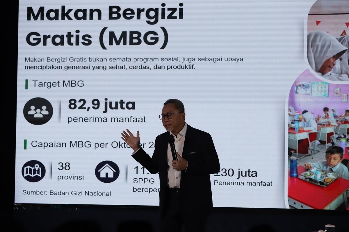 FOTO: Setahun Pemerintahan Prabowo, Zulhas Umumkan Impor Beras Nol Persen