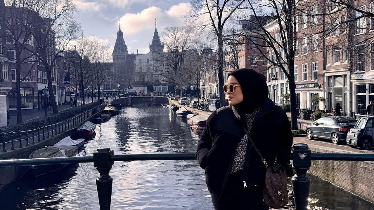 Potret Cantik Dhea Natasya, Adik Ipar Shireen dan Zaskia Sungkar yang Sudah Istiqomah Berhijab