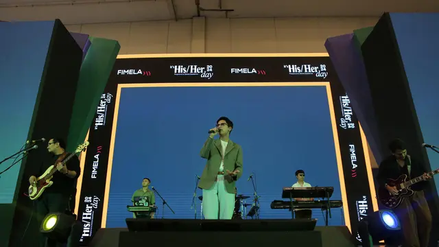 Adikara menutup Fimela Day 2024 hari pertama. [Daniel Kampua/Fimela]