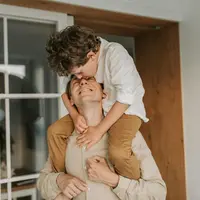 Sosok ayah memegang peranan penting dalam pertumbuhan anak. (Foto: Pexels/Vlada Karpovich)