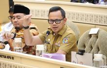 Wamendagri: Kepala Daerah Tertibkan Ormas Pakai Seragam Menyerupai TNI-Polri