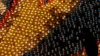Pengunjung melihat pajangan lilin selama Festival Cahaya Cittadella, di Benteng abad pertengahan di Victoria, Pulau Gozo, Malta, (16/3). Sekitar 30 ribu lilin bertebaran di Victoria. (REUTERS / Darrin Zammit Lupi)