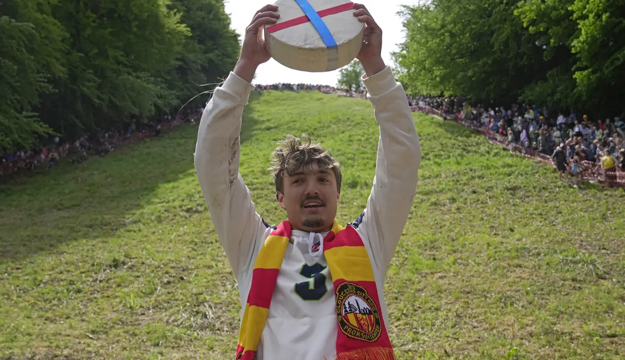 Matt Crolla dari Manchester menjadi pemenang di kelas pria. (AP Photo/Kin Cheung)
