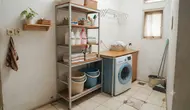 7 Tempat Menyimpan Ember agar Area Laundry Lebih Rapi, Jadi Ide Penataan Rumah Kontrakan