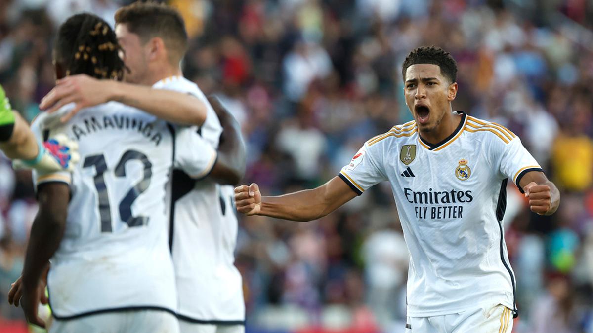 Ilustrasi visual Highlight epic comeback MLBB bagaimana comeback mempengaruhi mentalitas tim dan pemain