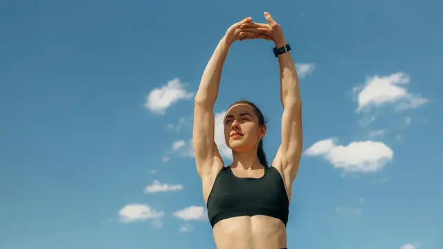 Manfaat Arm Sculpt & Stretch untuk Mengencangkan Lengan dan Tubuh Lebih Lentur
