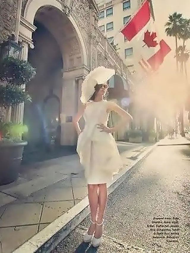 7 Potret Lawas Sophia Latjuba Jadi Model di Los Angeles