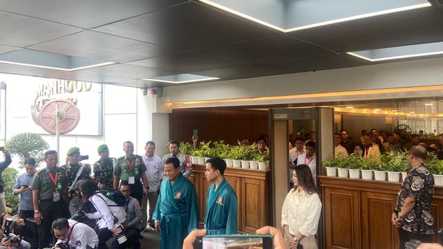 Bakal calon presiden dan wakil presiden Prabowo Subianto dan Gibran Rakabuming Raka menjalani tes kesehatan di Rumah Sakit Pusat Angkatan Darat (RSPAD) Gatot Soebroto Jakarta. Kamis (26/10/2023).