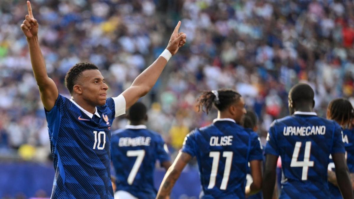 Mbappe Scores Twice as France Defeats Sweden 3-0 to Reach Round of 16