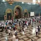 Suasana Salat Jumat di Masjid Islamic Center Samarinda.