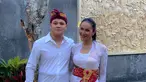 Egat terlihat mengunggah foto bersama Kalina di akun Instagram miliknya. Egat dan Kalina terlihat menggunakan pakaian tradisional dari Bali dengan nuansa berwarna putih. (Liputan6.com/egatsacawijaya)