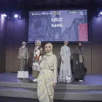 Kami. turut berpartisipasi dalam ajang tahunan Front Row Paris 2023 dengan mengangkat keindahan kain tenun Endek Bali. (Dok/IFC)