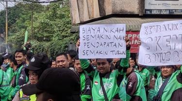 Gaya Kocak Driver Ojek Online Saat Usaha Cari Penumpang Ini Bikin Tepuk Jidat