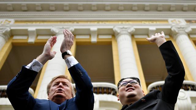 Donald Trump dan Kim Jong-un KW Bikin Heboh Vietnam