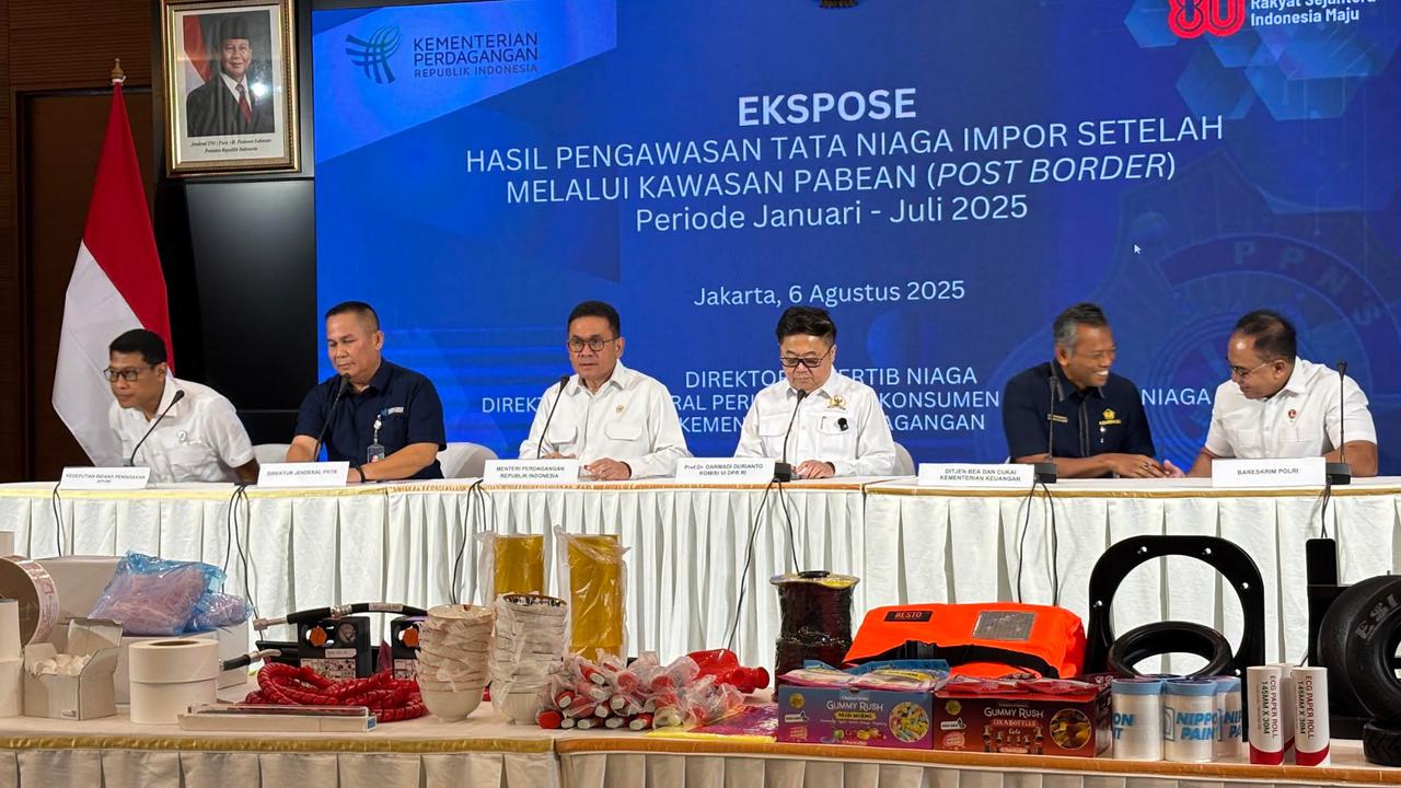 Mendag Bongkar Hasil Pengawasan Impor: Temuan Barang Ilegal Capai Rp26,4 Miliar, Ada Ban hingga Kosmetik Mendag Bongkar Hasil Pengawasan Impor: Temuan Barang Ilegal Capai Rp26,4 Miliar, Ada Ban hingga Kosmetik