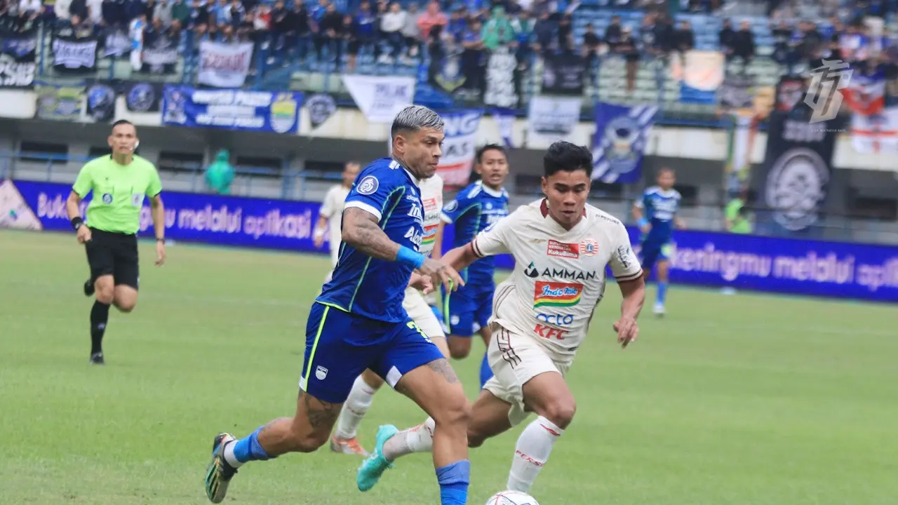Persib Bandung Vs Persija Jakarta di BRI Liga 1.