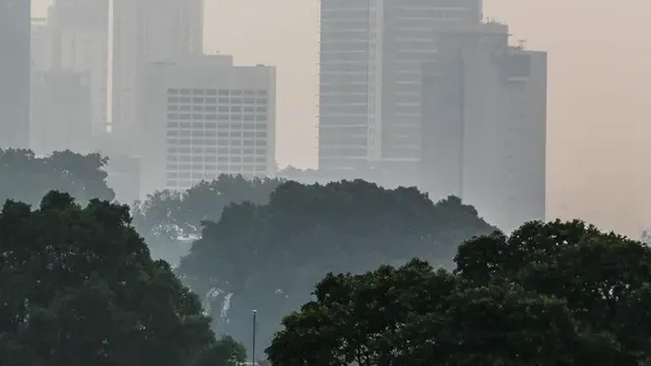Hingga kini belum ada persiapan khusus di sejumlah fasilitas kesehatan wilayah Jakarta Barat untuk menangani kasus ISPA. Namun dia memastikan ketersediaan obat-obatan akan tetap terpenuhi untuk pasien yang terjangkit.