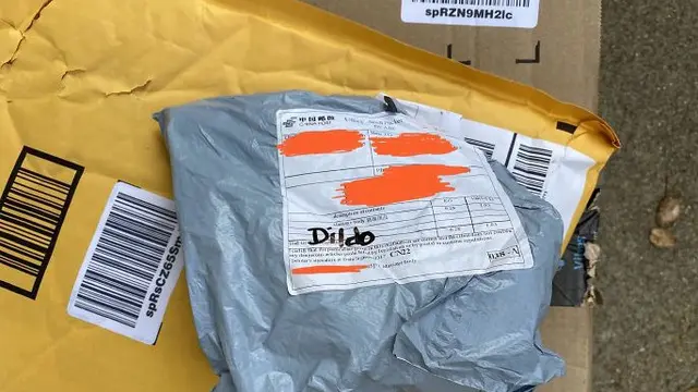 7 Potret Kocak Beli Barang Online yang Datang Malah Zonk