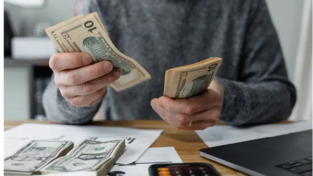 Hoki Banget, 4 Zodiak Ini Diprediksi Banyak Uang di September 2021