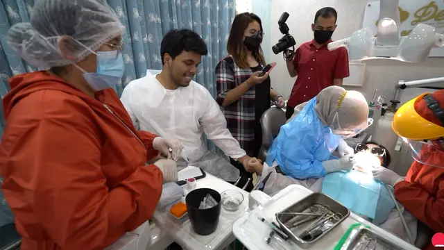Thariq Halilintar Temani Fuji Operasi Gigi