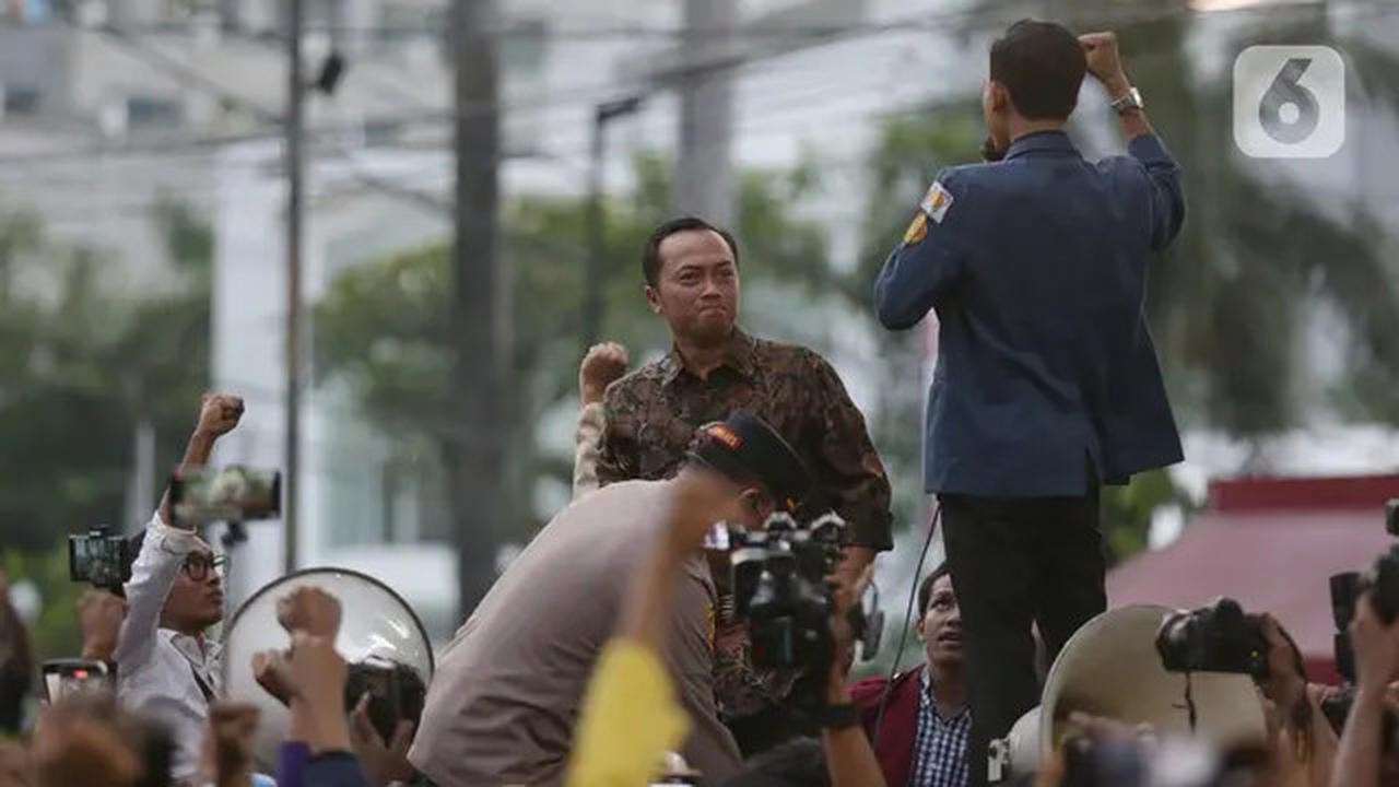 Profil Prasetyo Hadi, Mensesneg yang Temui Mahasiswa saat Demo Indonesia Gelap