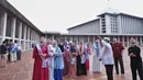 Kamis (3/5/2018) para finalis yang terdiri dari berbagai negara asia, diantaranya Malaysia, Singapura, Brunei Darussalam, Timor Leste, dan Turki  itu terlihat antusias melihat-lihat masjid. (Nurwahyunan/Bintang.com)
