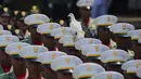Upacara Peringatan Detik-detik Proklamasi akan diikuti dengan pertunjukan kesenian yang memukau di halaman Istana Merdeka seakan menambah semarak suasana kemerdekaan. (AP Photo/Achmad Ibrahim)