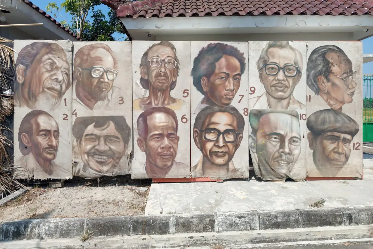Pameran 100 Tahun Trubus Soedarsono + 100 Hari Api Pengabdian Sujarwo