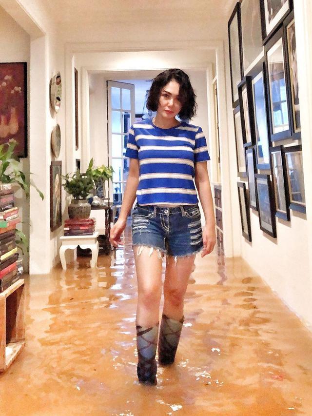 Yuni Shara Digelari Queen Of Water Bah Usai Banjir Jakarta Ini Ceritanya Showbiz Liputan6 Com