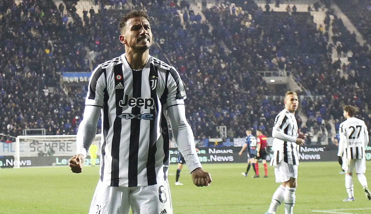 Namun, Juventus yang sepertinya akan kalah, mampu menyamakan kedudukan 1-1 lewat sundulan Danilo pada menit 90+1. (Spada/LaPresse via AP)
