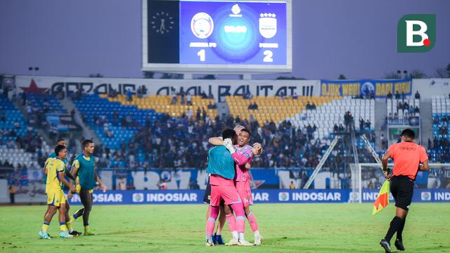 Foto: 10 Pemain Persib Bandung Sukses Persembahkan Comeback Dramatis di Kandang Arema FC pada Lanjutan BRI Super League