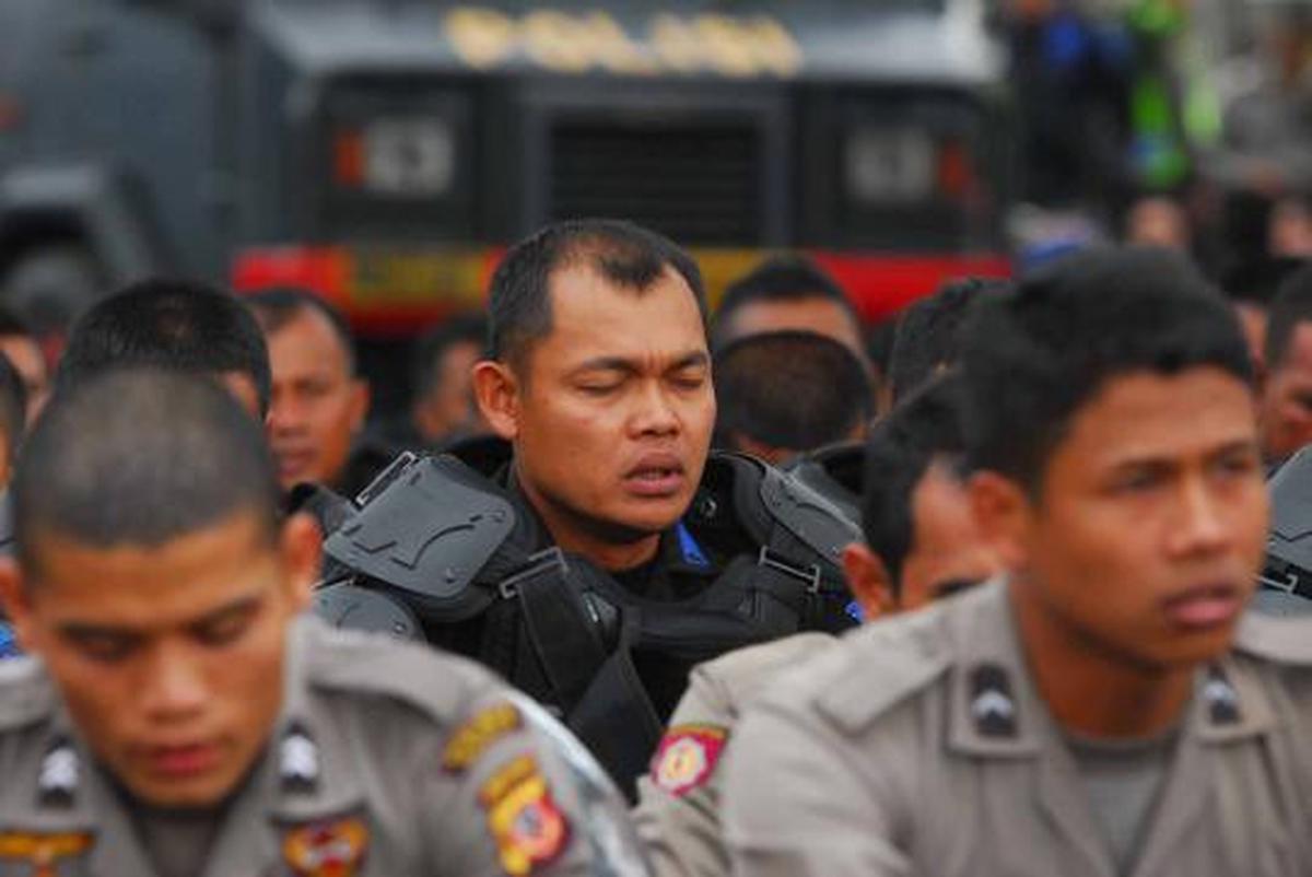 Usai sidang Aceng, warga dan polisi dzikir bersama