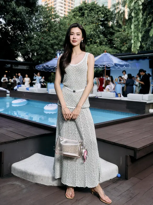 Summer Look Naura Ayu hingga Keng Harit, Jadi Inspirasi Busana Pool Party yang Vibrant