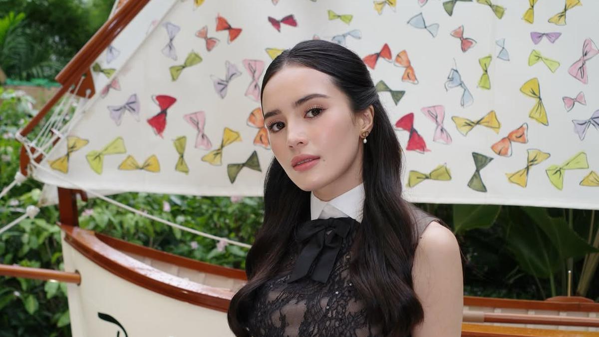 Bak Dior Princess, Pesona Anggun Beby Tsabina Saat Berkunjung ke Dior House Bangkok Curi Perhatian