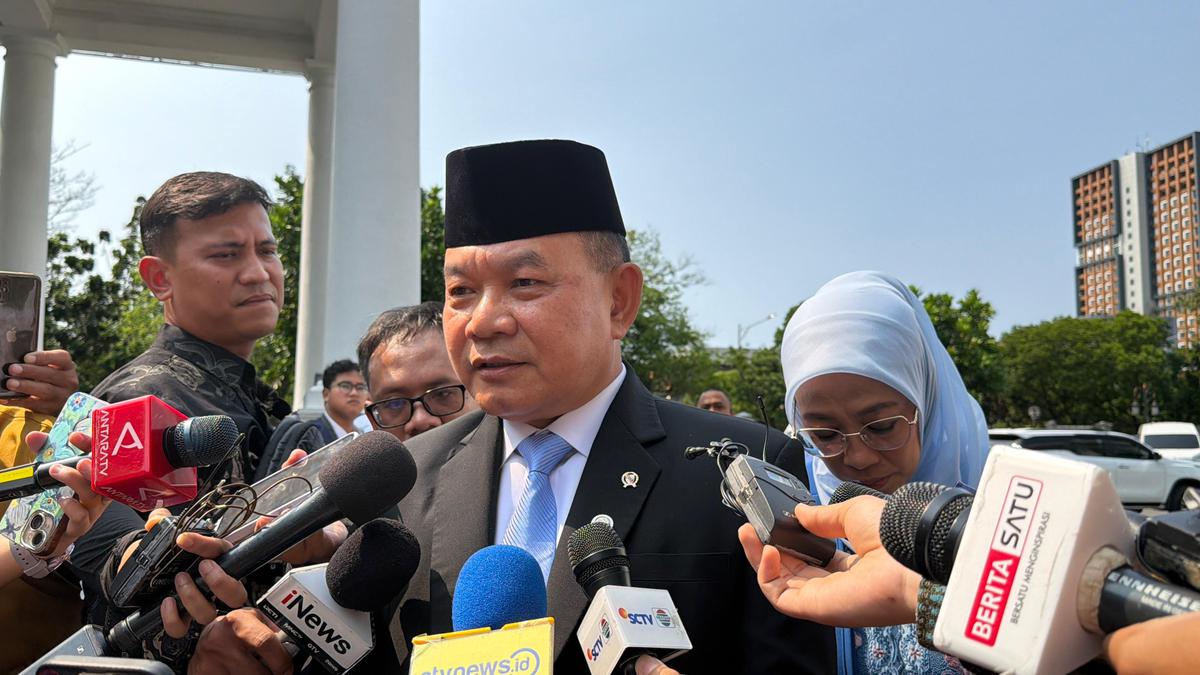 Dilantik jadi KSP, Dudung janji buka laporan masyarakat 24 jam. Kanal aduan ke Istana bakal buka nonstop
Baca detailnya: