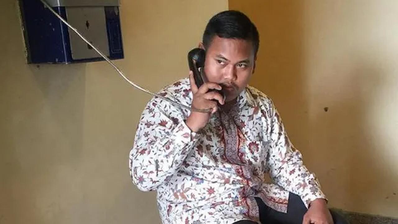 Hasbi menyebut Akbar meminta uang kepada kliennya. dengan dalih biaya tambahan operasional untuk pengiriman kendaraan ke Kendari. Namun, setelah uang dikirim bertahap, ternyata mobil tak kunjung datang.