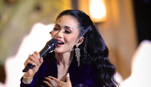 Krisdayanti menasihati Aurel Hermansyah agar tak terlalu cerewet ke Atta Halilintar. Apa saja wejangan KD untuk jaga keharmonisan rumah tangga putrinya? (Foto: Dok. Instagram @krisdayantilemos)