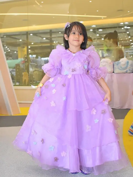 [Instagram/ryana_dea]