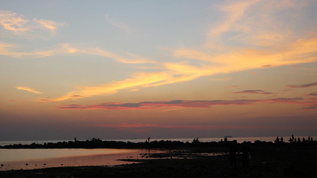 Ajang "Makassar International Eight Festival and Forum (F8)" resmi dibuka, Rabu (8/9) malam di Pelataran City of Makassar Anjungan Losari, Kota Makassar.