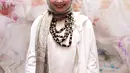 Zaskia Sungkar menampilkan koleksi busana dengan tema budaya Betawi dalam event Jakarta Fashion Week kali ini. Ia menghadirkan 12 koleksi baju rancangannya di ajang fashion bergengsi ini. (Andy Masela/Bintang.com)