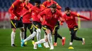 Para pemain China saat mengikuti sesi latihan di Stadion Saitama, Jepang, Rabu (26/1/2022). ). China butuh 3 angka di laga ini. Wu Lei dan kawan-kawan masih ada di urutan 5 klasemen Grup B dengan raihan 5 poin. (AFP/Philip Fong)