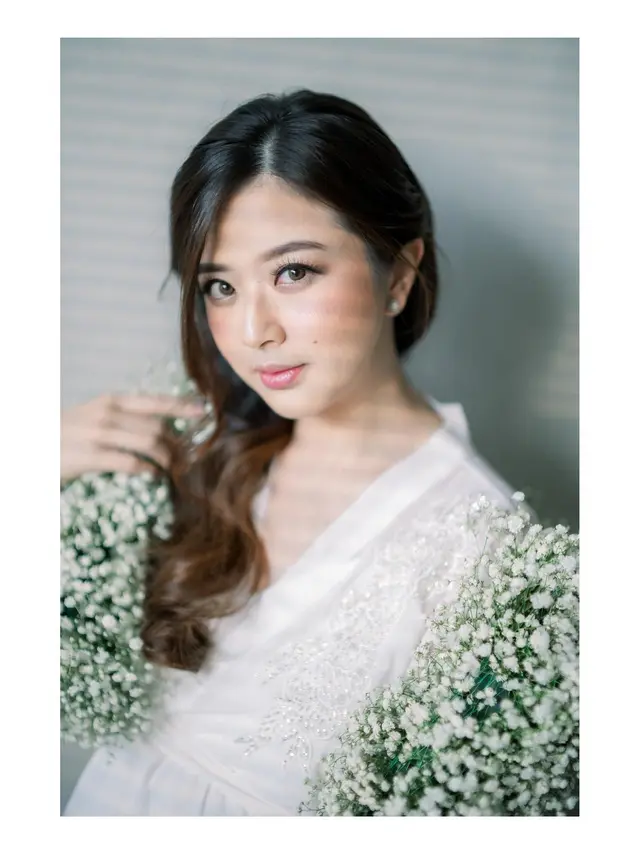 Sudah 8 Bulan, Ini 7 Maternity Shoot Franda yang Bertabur Bunga