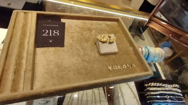 Foto salah satu produk yang ditawarkan oleh TULOLA Bridal, Vendor artisan yang hadir pada Bridestory Market