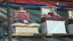 Penjualan parcel setiap tahun menurun karena beberapa faktor, seperti jual beli online yang makin digemari.