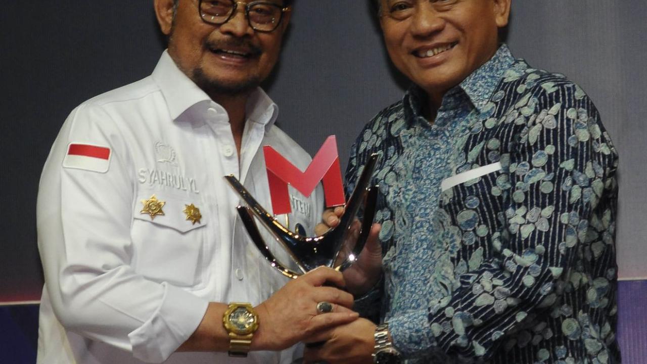 Kementerian Pertanian menerima penghargaan Merdeka Award 2023 atas berbagai terobosan dalam Program Inovatif untuk Negeri.<br>