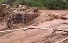 Kampung Karikil Sukabumi Terisolasi Usai Diterjang Banjir Bandang
