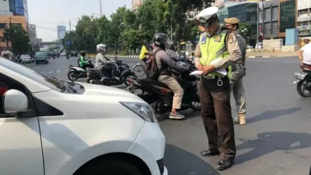 Ganjil genap Jakarta.